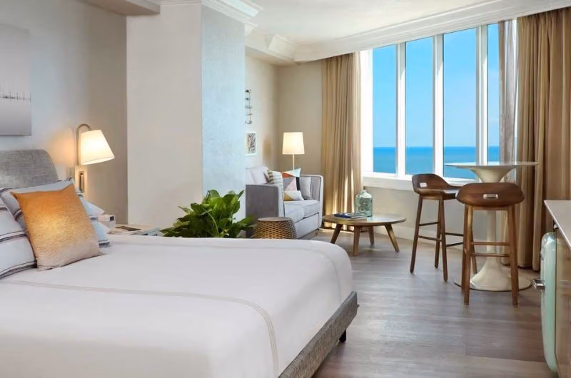 Pelican Grand