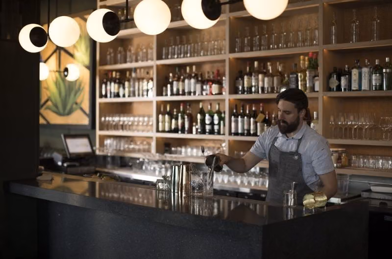 Orilla Bar & Grill