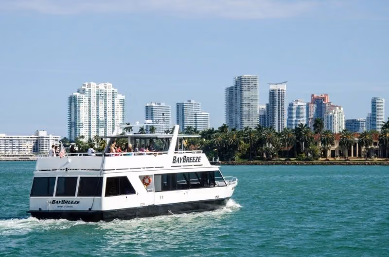 One Hour Boat Tour Around the Celebrities Mansion